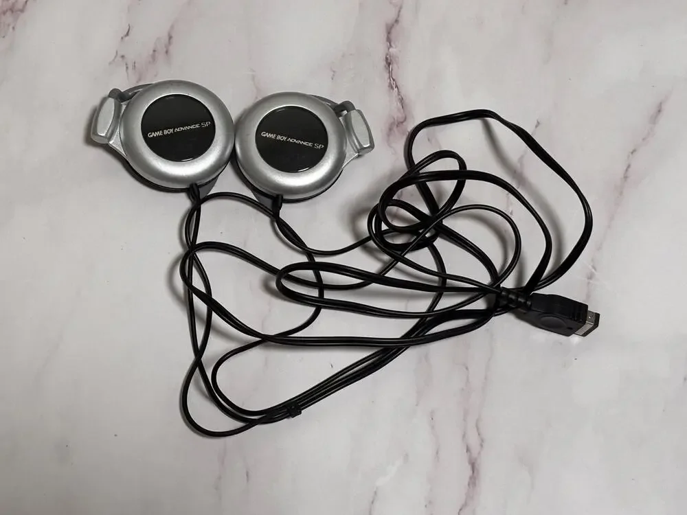 Nintendo DS Headset Original Black/Grey. Earphones w/ ear clips